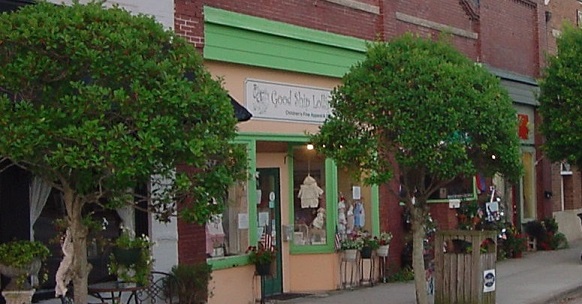shops at downtown Southport North Carolina